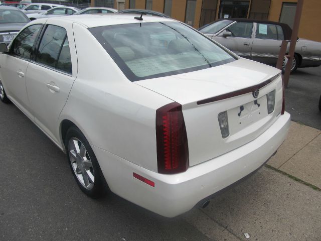 Cadillac STS 2005 photo 18