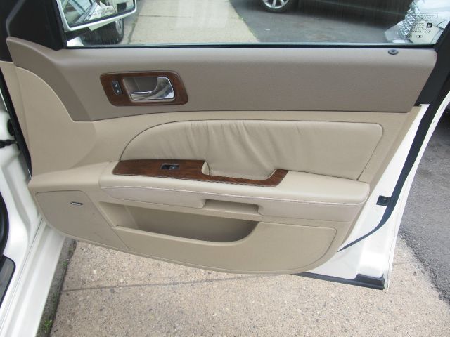 Cadillac STS 2005 photo 2