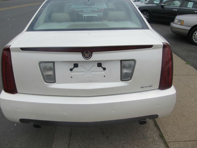 Cadillac STS 2005 photo 27