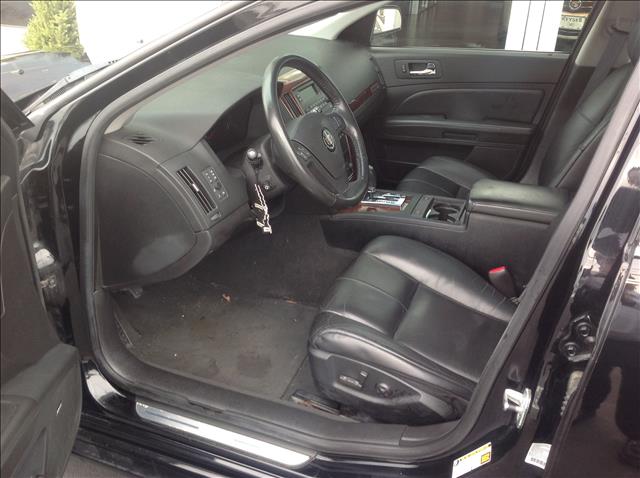 Cadillac STS 2005 photo 2
