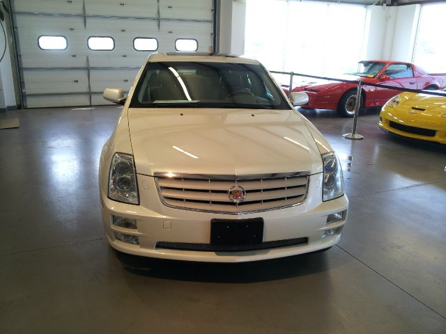 Cadillac STS 2005 photo 1