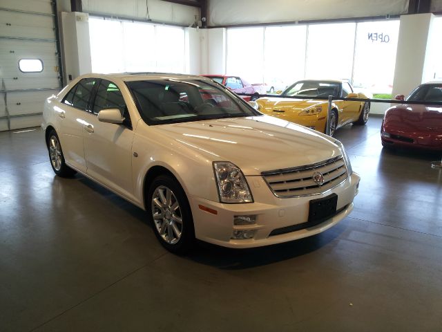 Cadillac STS 2005 photo 2