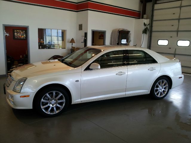 Cadillac STS 2005 photo 4