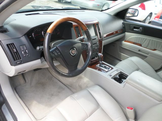 Cadillac STS SE-R Sedan