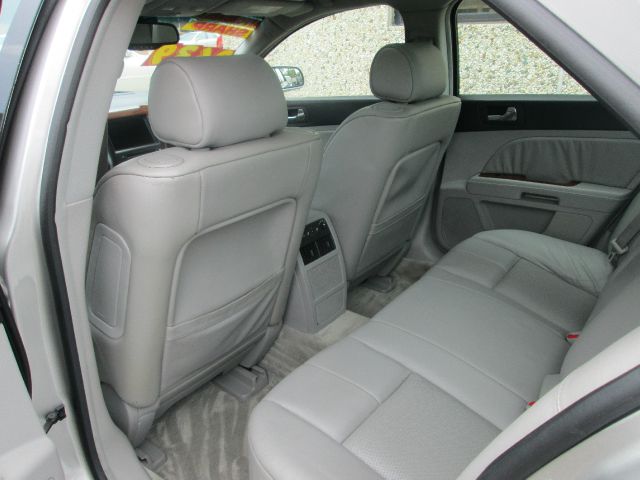 Cadillac STS 2005 photo 12