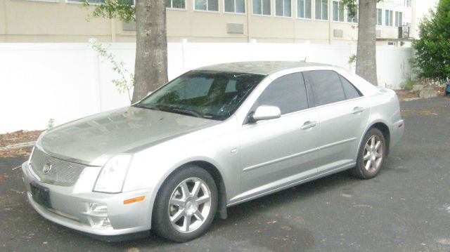 Cadillac STS 2005 photo 2