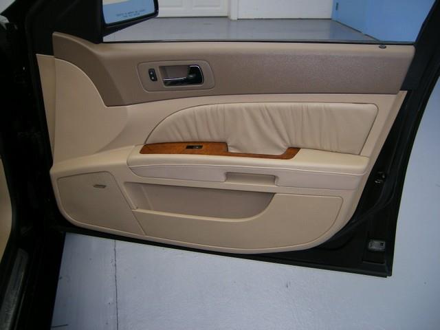 Cadillac STS 2005 photo 0