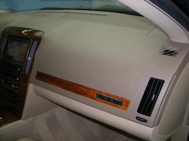 Cadillac STS 2005 photo 19