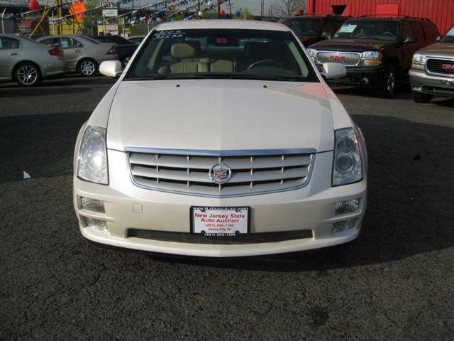 Cadillac STS 2005 photo 2