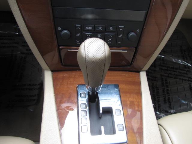 Cadillac STS 2005 photo 12