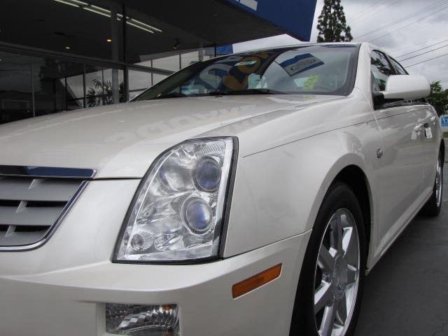 Cadillac STS 2005 photo 17