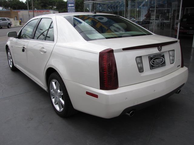 Cadillac STS 2005 photo 18