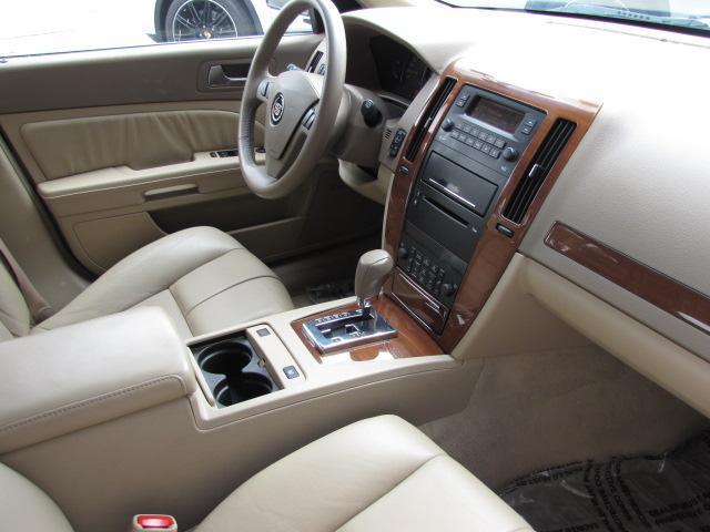 Cadillac STS 2005 photo 2