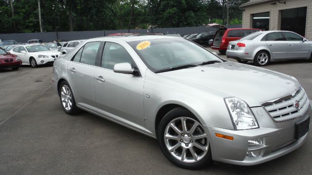 Cadillac STS 2006 photo 2
