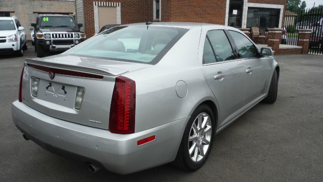 Cadillac STS 2006 photo 3