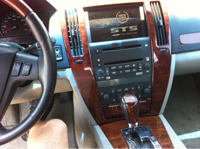 Cadillac STS 2006 photo 1