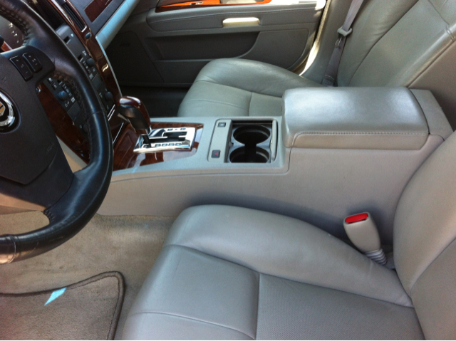 Cadillac STS 2006 photo 11