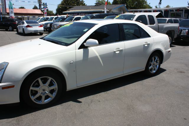 Cadillac STS SE-R Sedan