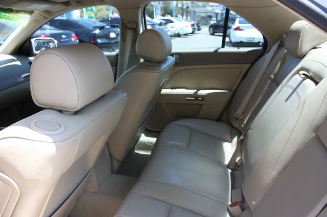 Cadillac STS 2006 photo 2