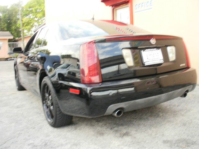 Cadillac STS 2006 photo 2