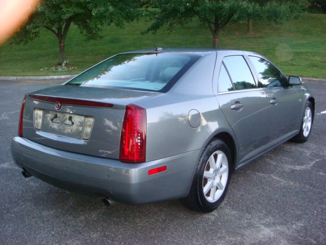 Cadillac STS 2006 photo 2