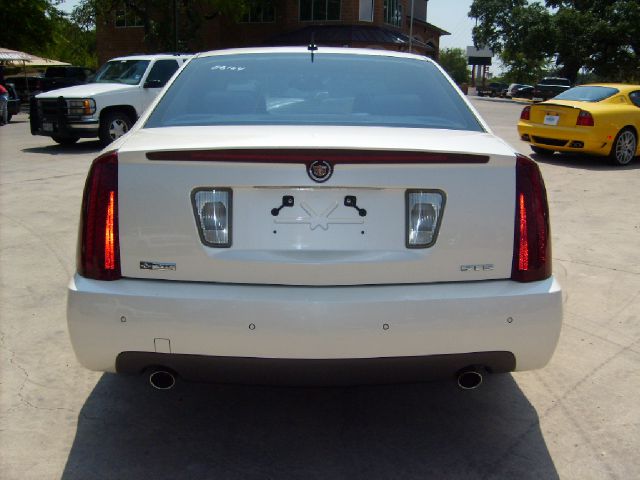 Cadillac STS SE-R Sedan