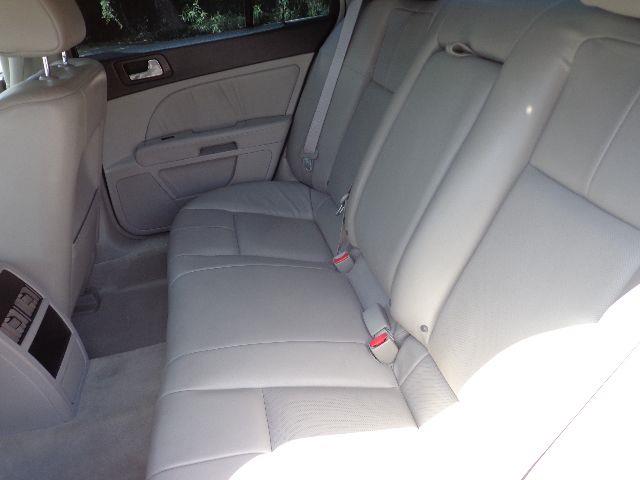 Cadillac STS 2006 photo 17