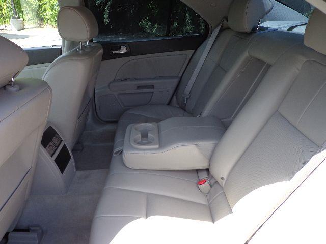 Cadillac STS 2006 photo 18
