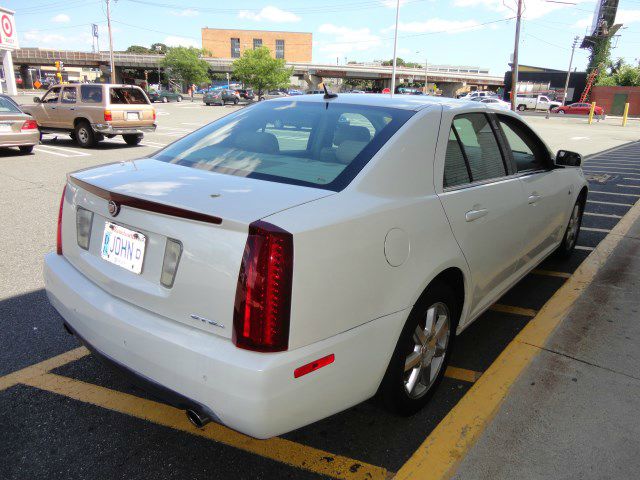 Cadillac STS 2007 photo 4