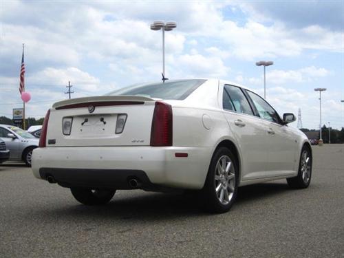 Cadillac STS 2007 photo 4