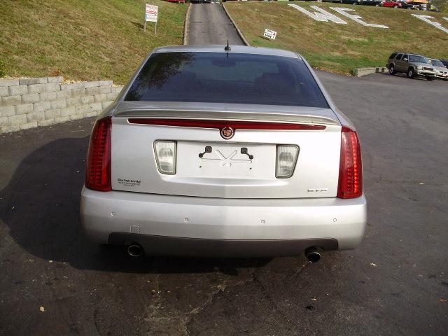 Cadillac STS 2007 photo 4