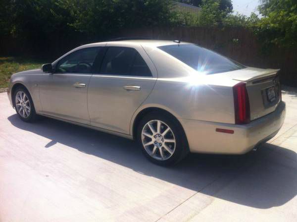 Cadillac STS 2007 photo 2