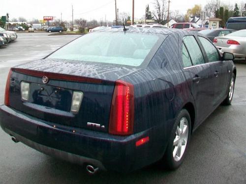 Cadillac STS 2007 photo 2