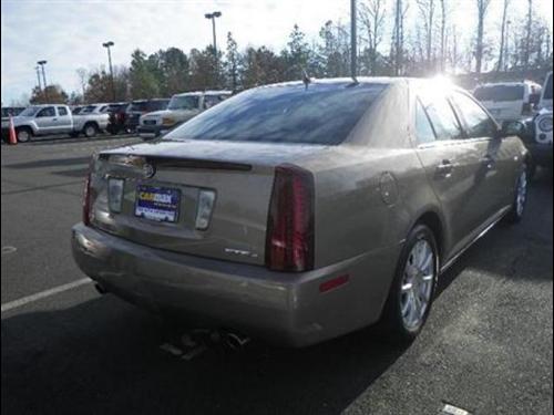 Cadillac STS 2007 photo 2
