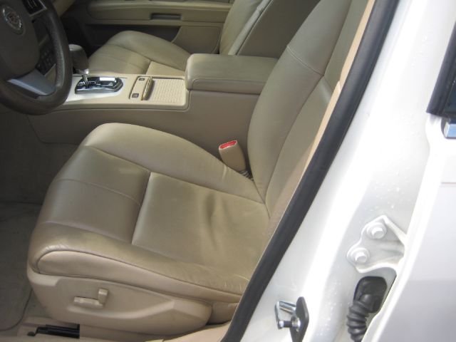 Cadillac STS 2008 photo 2