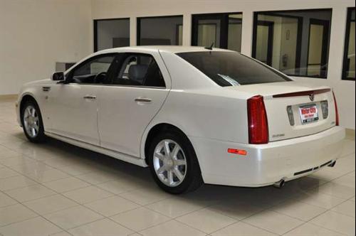 Cadillac STS 2008 photo 1