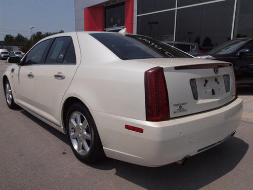 Cadillac STS 2008 photo 1