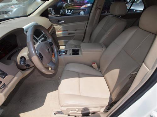 Cadillac STS 2008 photo 2