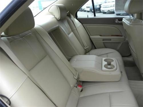 Cadillac STS 2008 photo 4