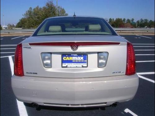 Cadillac STS 2008 photo 4