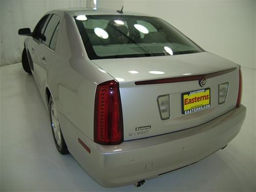 Cadillac STS 2008 photo 5