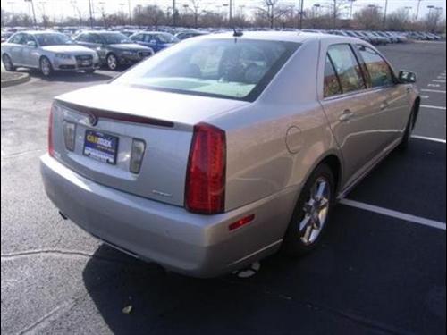 Cadillac STS 2008 photo 4