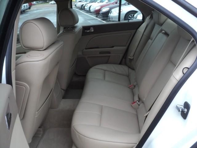 Cadillac STS 2008 photo 2