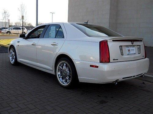 Cadillac STS 2008 photo 2
