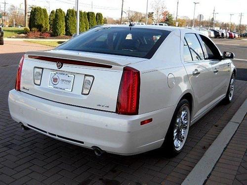 Cadillac STS 2008 photo 4