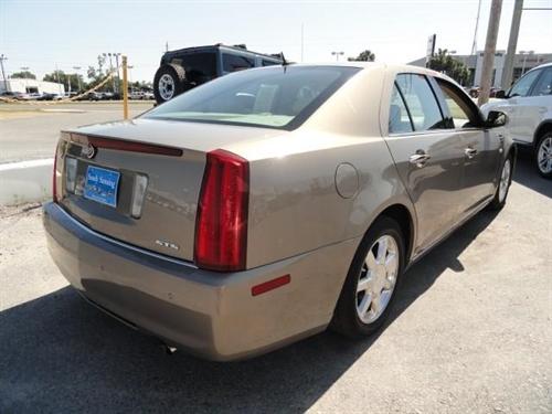 Cadillac STS 2008 photo 2