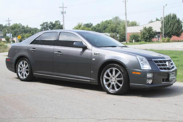 Cadillac STS 2008 photo 1