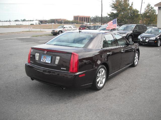 Cadillac STS 2008 photo 1
