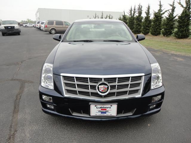 Cadillac STS 2008 photo 1