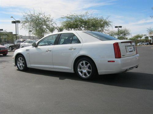Cadillac STS 2008 photo 1